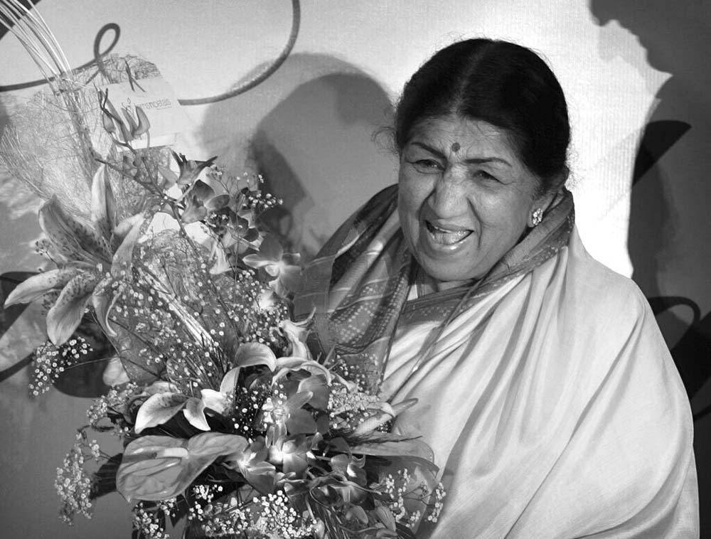 Legendary Indian singer Lata Mangeshkar dies at 92