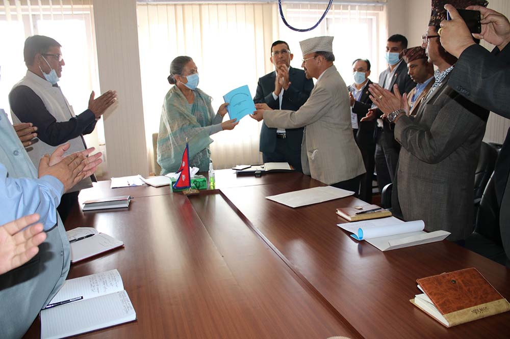 Committee submits report on problematic cooperatives to Minister Shrestha