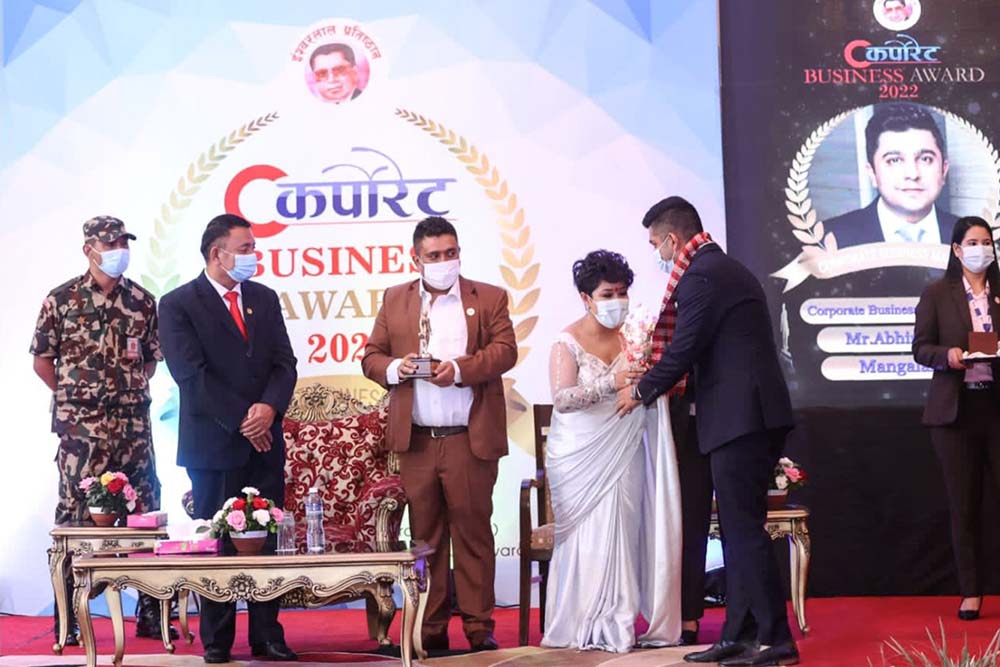 Churiwal honoured with &#8216;Corporate Business Excellence Award&#8217;