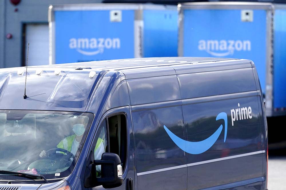 Amazon to invest $972m for electric vans, trucks in Europe