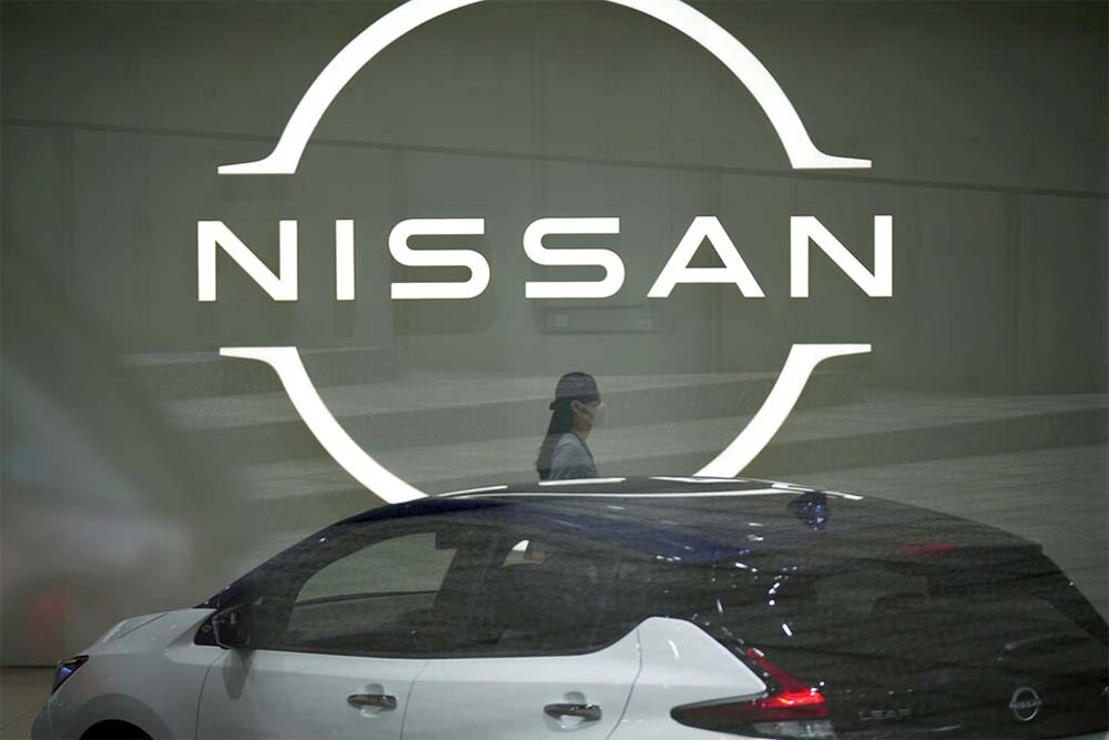 Nissan&#8217;s quarterly profit falls amid computer chip crunch