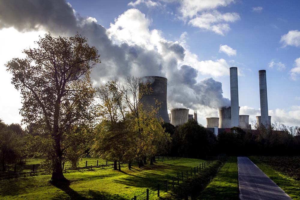 EU carbon price passes symbolic 100 euros as reforms bite