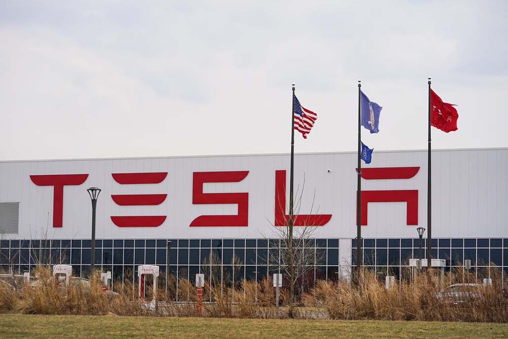 Group: Tesla workers fired after union push at NY plant