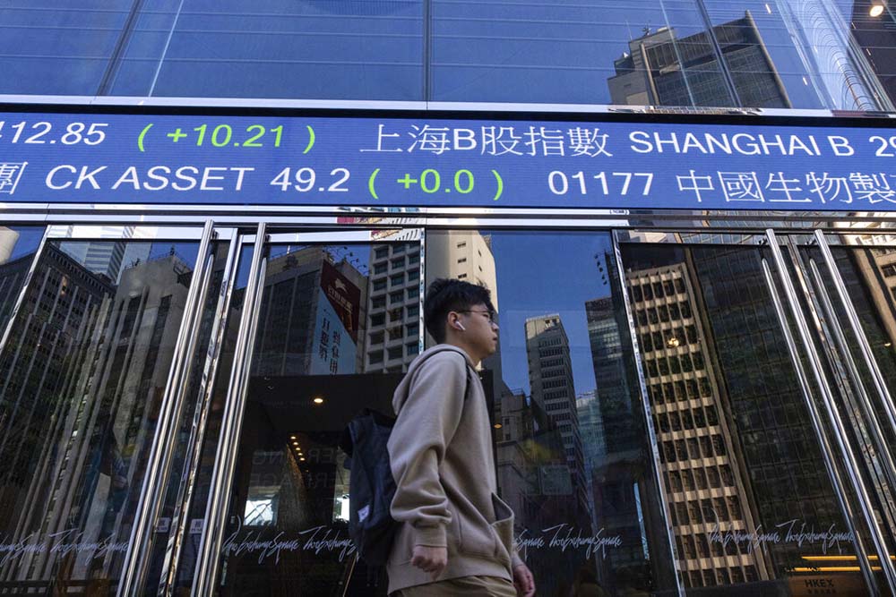 Global shares, oil advance on strong China factory data