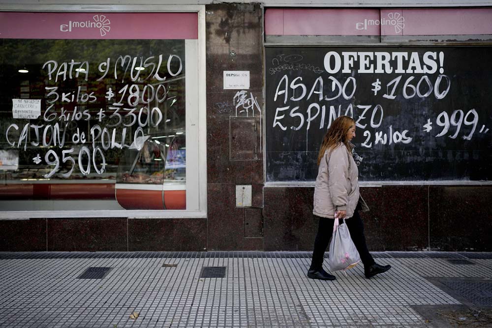 Argentina introduces larger banknote amid galloping inflation