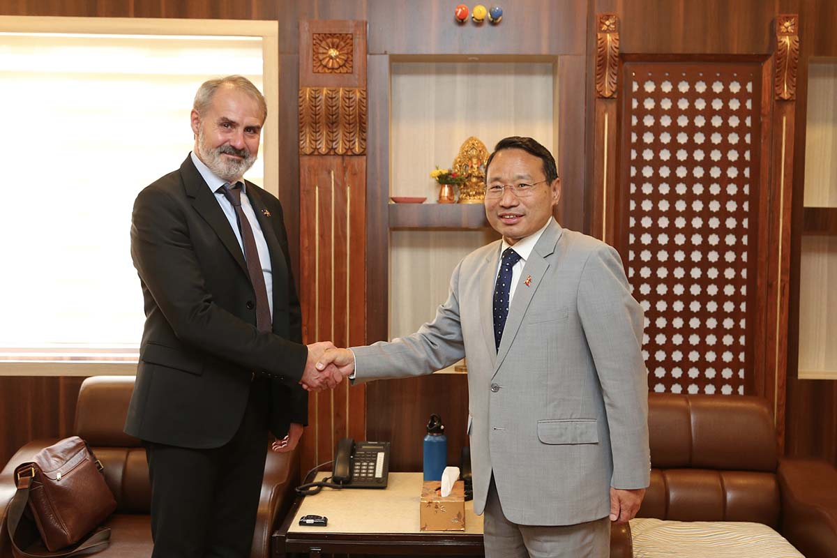 ADB Country Director calls on Finance Minister Pun