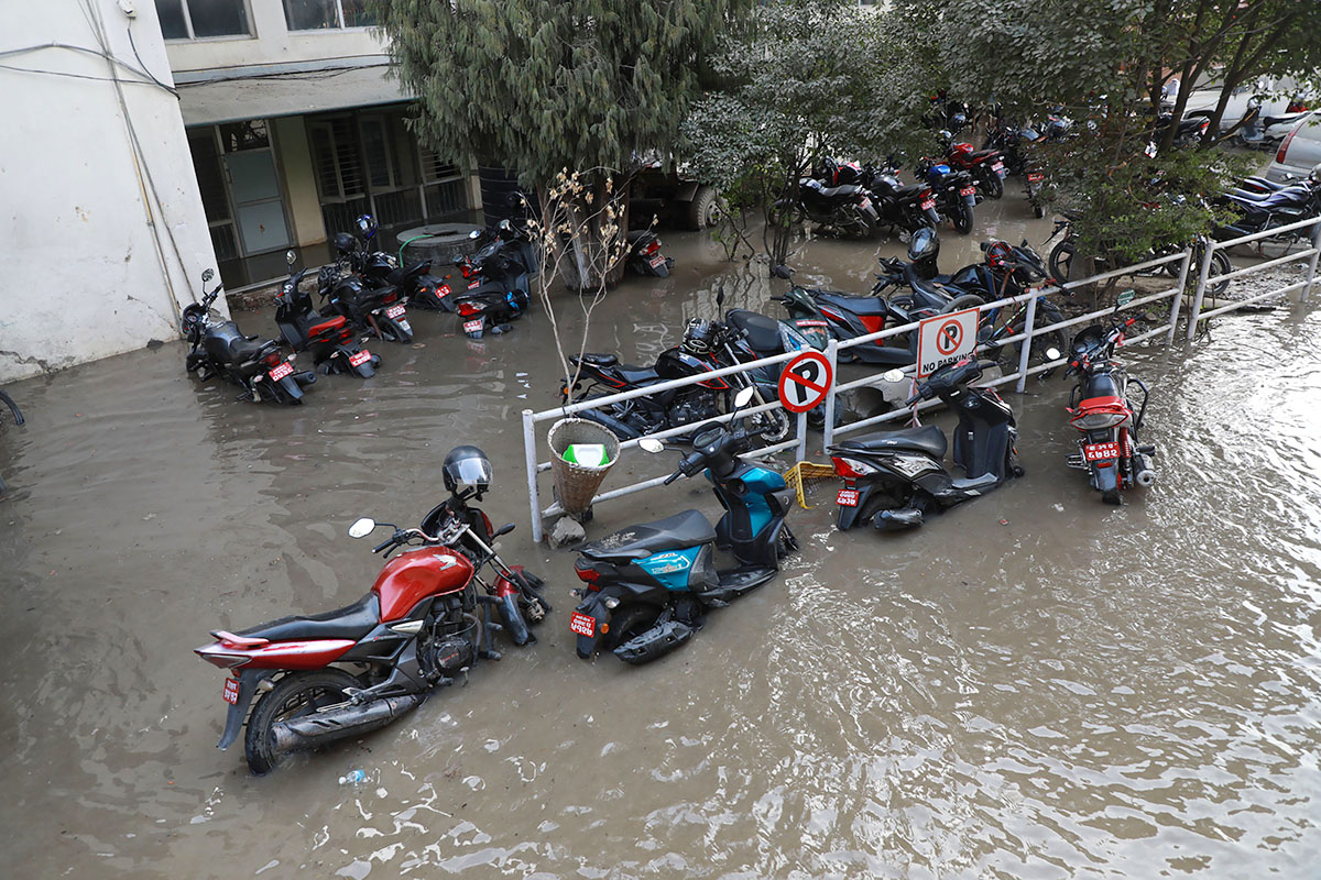 Babarmahal-water-supply-pipe-burst-1739440781.jpg