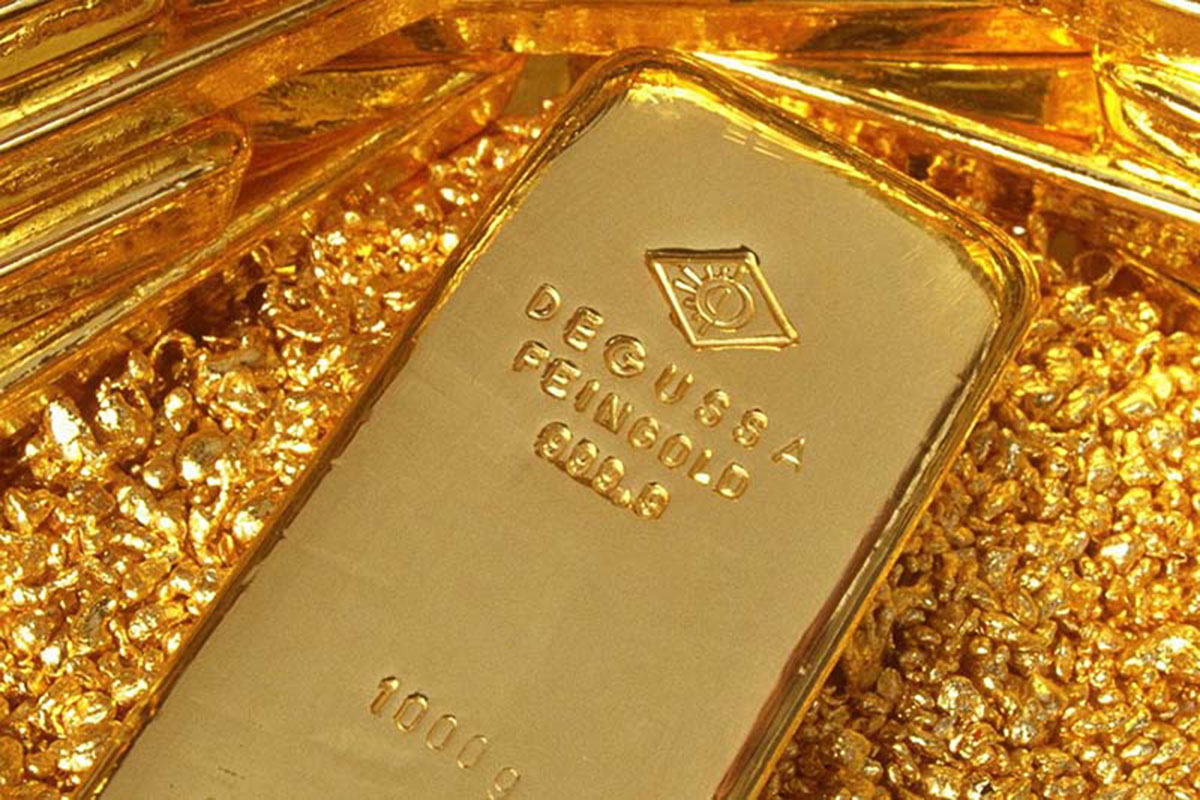 Gold climbs Rs 400 to trade at Rs 118,000