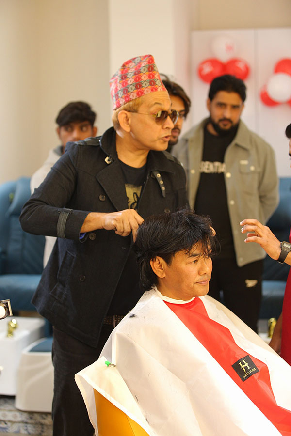 Javed-Habib-Salon,-Chhaya-Center-(1)-1735882973.JPG