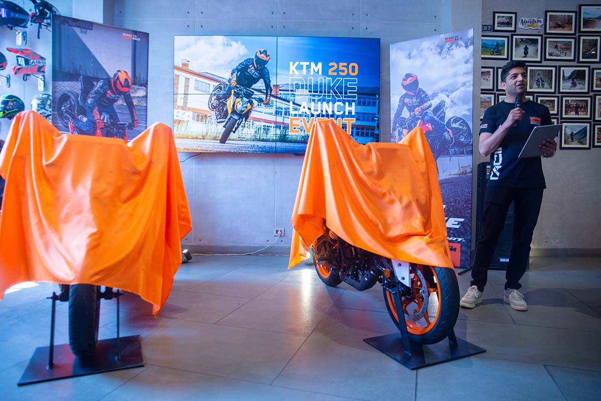 KTM-250-DUKE-GEN-3,-Hansraj-Hulaschand-and-Company-(4)-1710752110.JPG