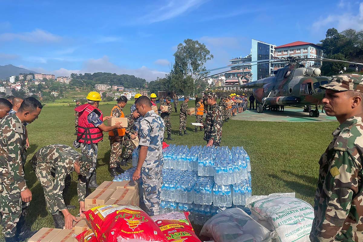 Nepali-Army-personnel,-relief-materials-for-flood-and-landslide-victims-1727677479.jpg