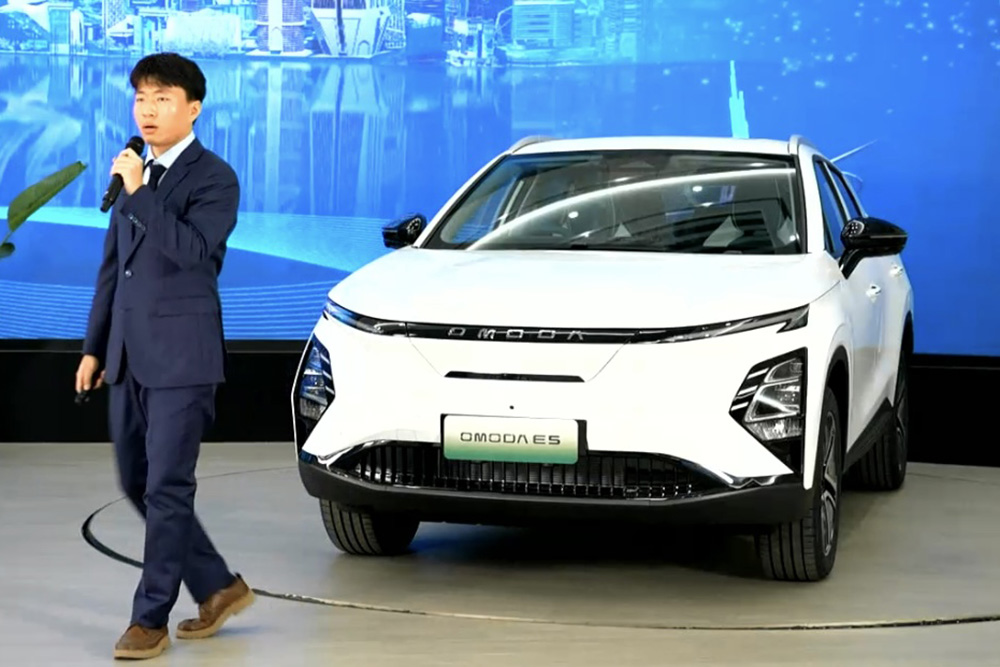 Omoda 5 EV livestream unveils futuristic flagship