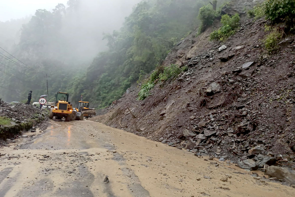 One-way traffic resumes on Prithvi Highway