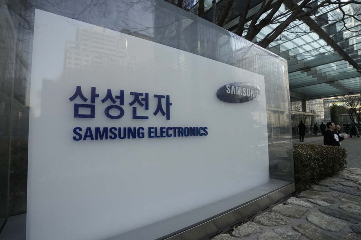 S Korea president announces record $19bn plan to boost chip industry