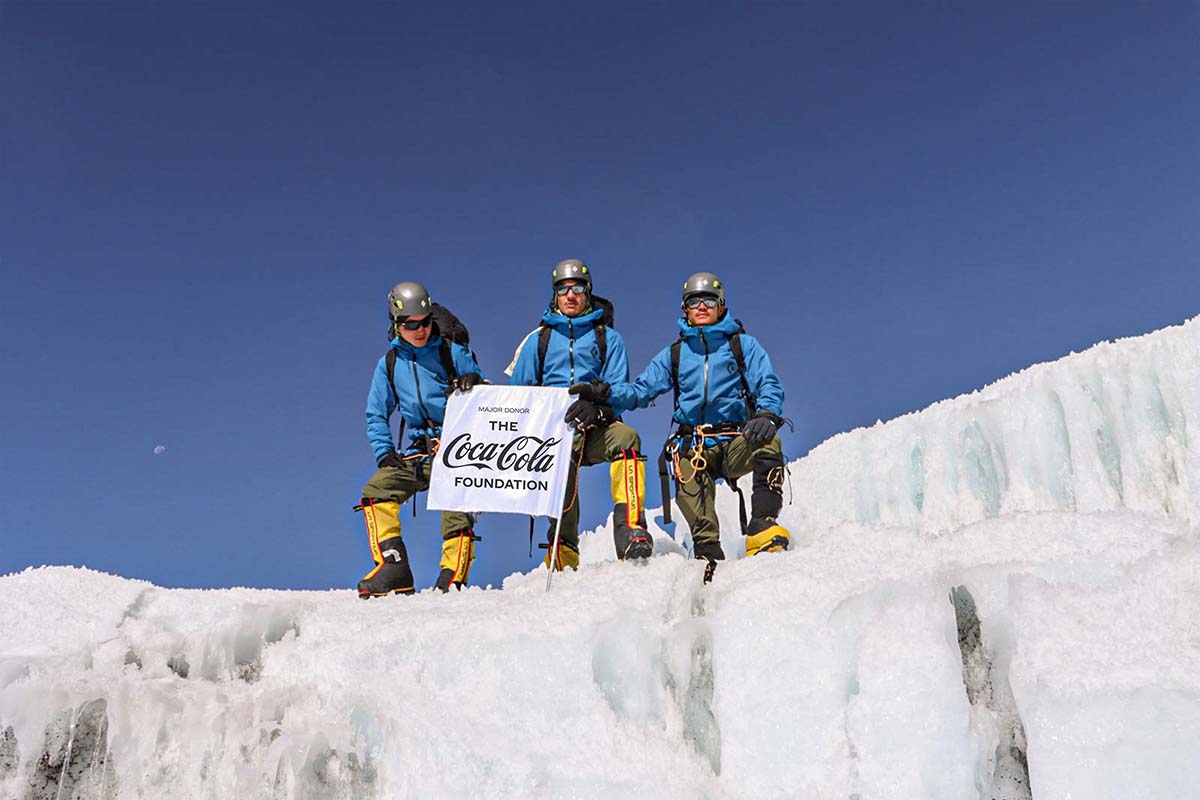 The-expedition-team-of-Mountain-Clean-Up-Campaign-which-was-led-by-Nepali-Army-and--supported-by-The-Coca-Cola-Foundation-1706685276.jpg