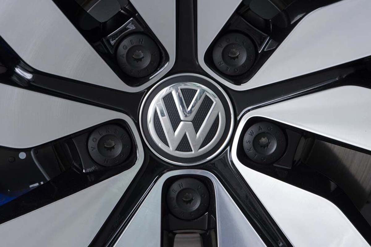 Volkswagen's 2023 profits rise, outlook for this year cautious